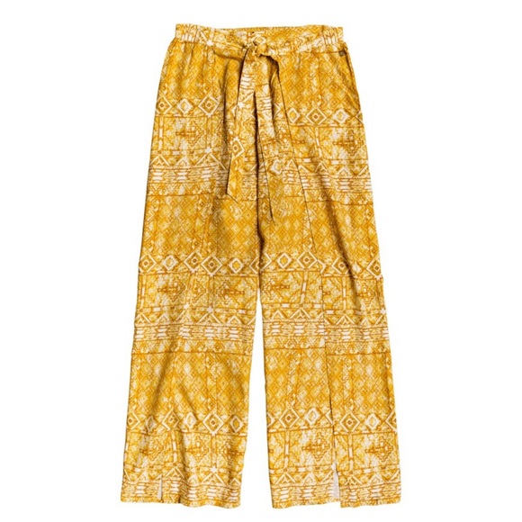 Roxy Pants - DESIGNED BY ROXY!!!! NWT BeachPants with an open scalloped sides and front tie